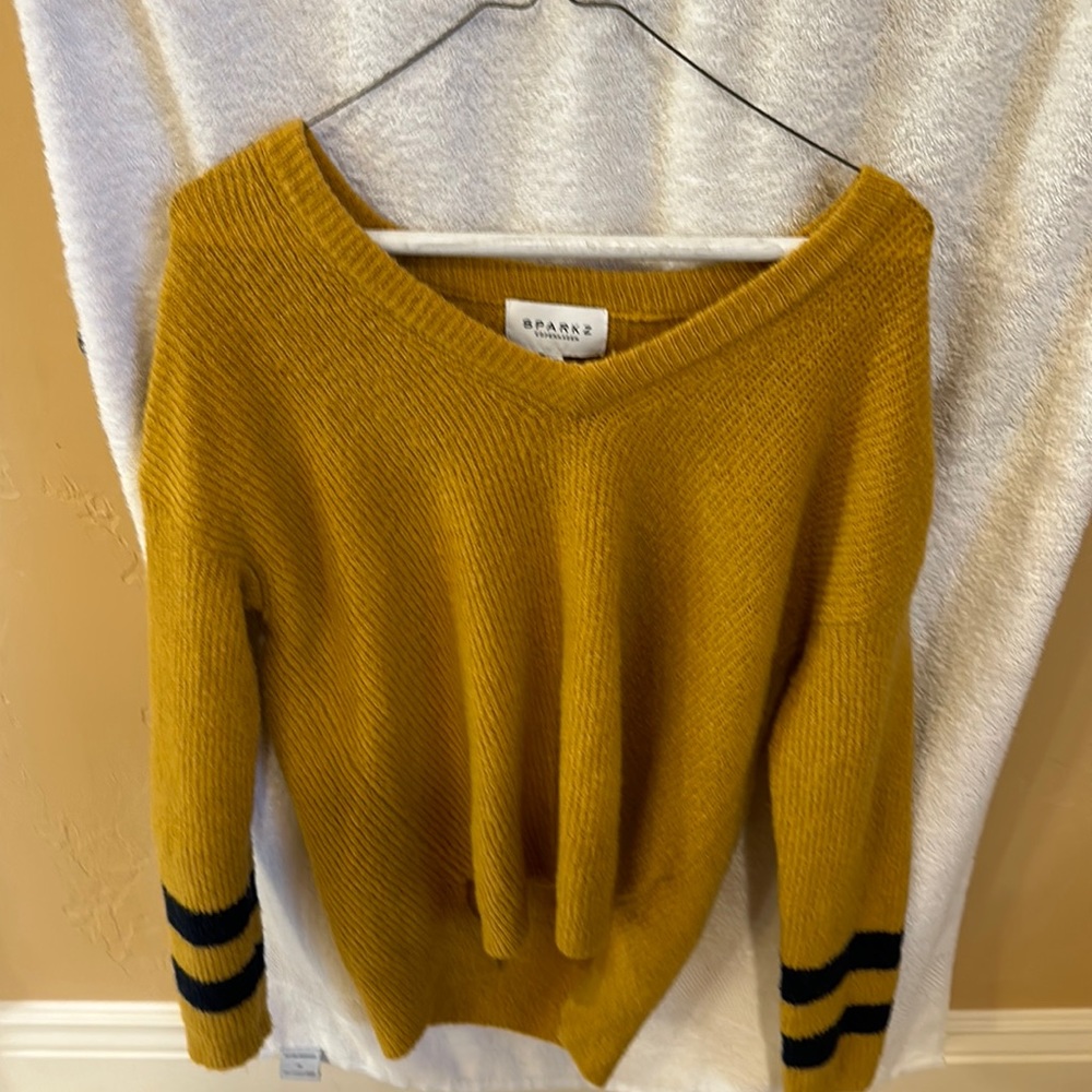 Yellow v-neck